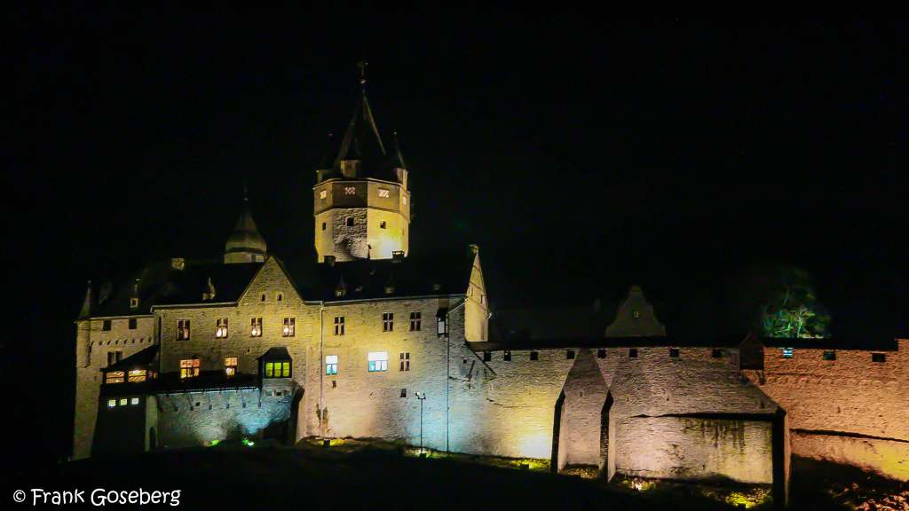 Altena Castle's closer view at night.