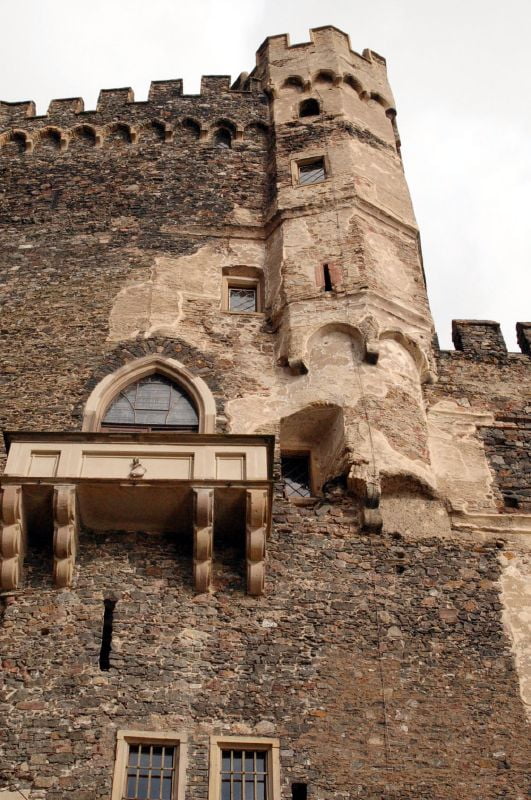 Exterior view of the “Romantic” architectural details of Burg Rheinstein