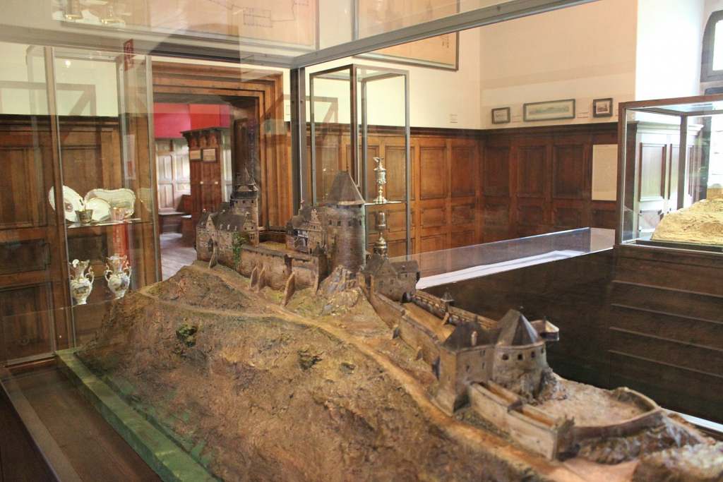 Some part of the Altena Castle Museum displaying a miniature of the castle.