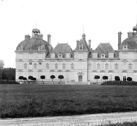 An image of the château taken in 1919.