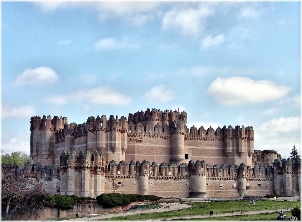 The stunning view of the whole Coca-Castle where you can see its structure details. 