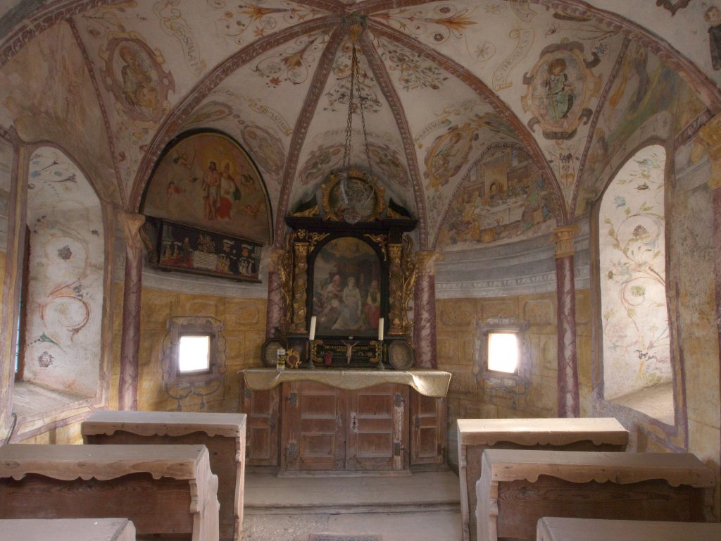 The chapel and altar at the Hochosterwitz Castle. 