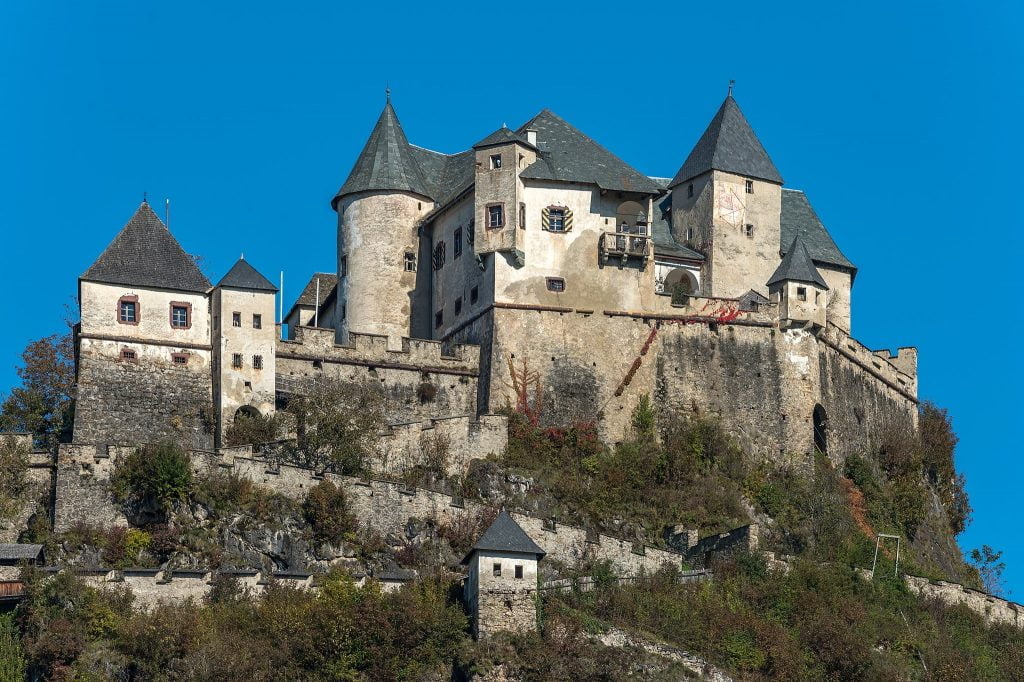 A closer view of the structure of Hochosterwitz Castle.