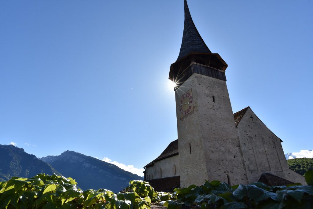 The view of Spiez Castle from the back.