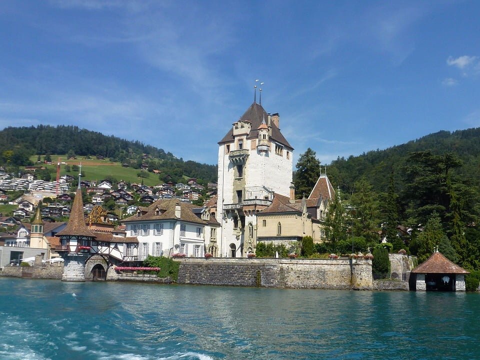 The view of the other side of the Oberhofen Castle.