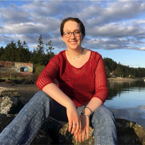 Elora Holt