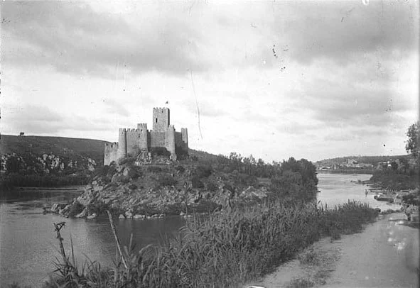 A 1909 image of the Castle of Almoural.