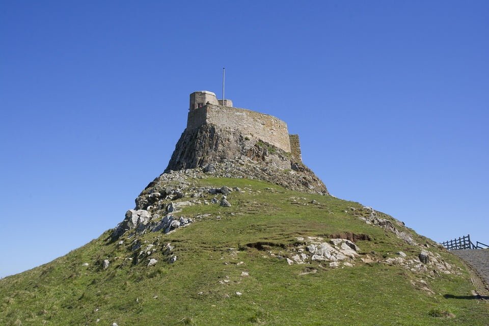 First look at Lindisfarne Castle from the ground.