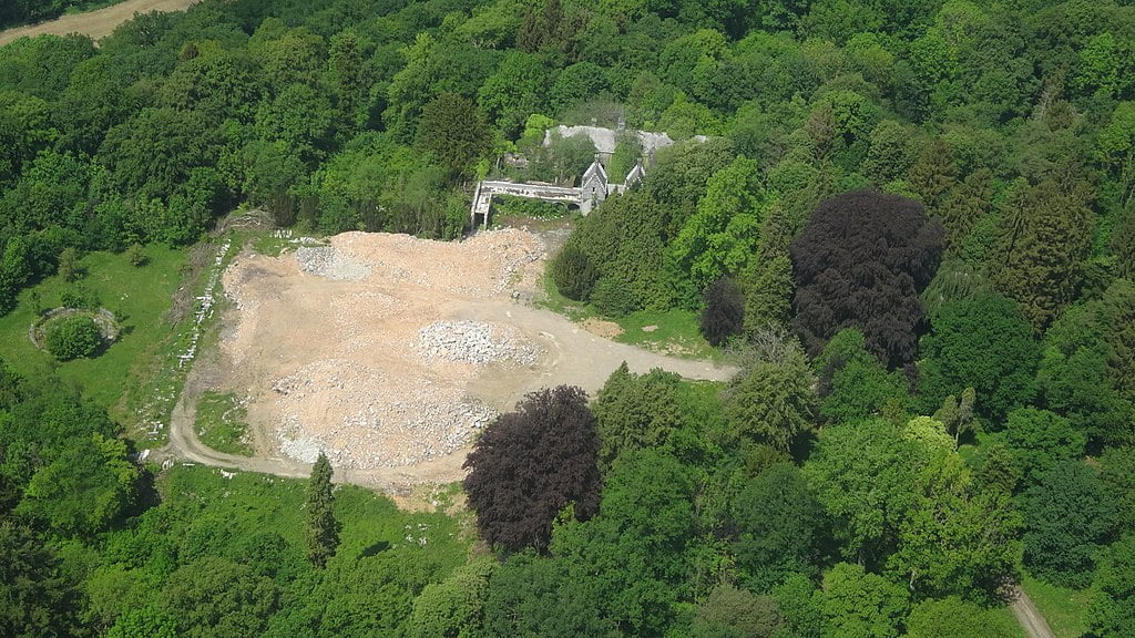 The site where Chateau Miranda was destroyed in 2018 with its green surroundings.