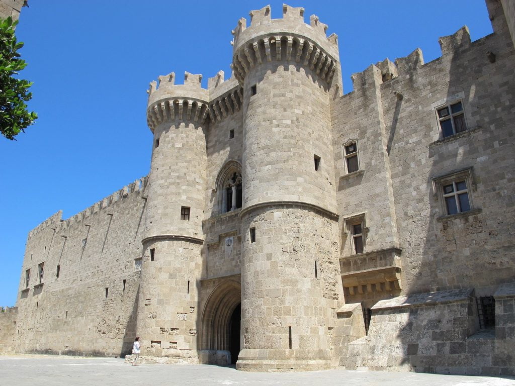 The front entrance of Rhodes Palace.
