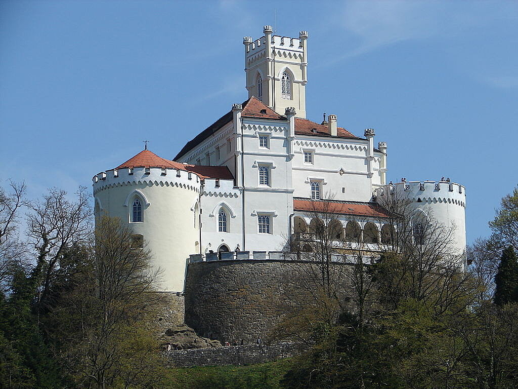 A closer view of the Trakoscan Castle.