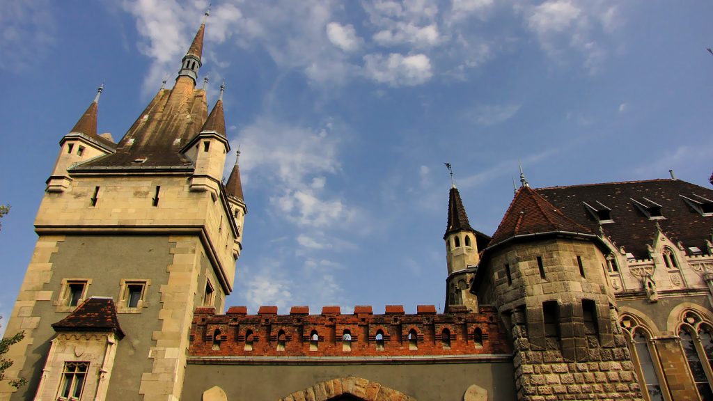 A closer look of the structure of Vadahunyad castle tower. 