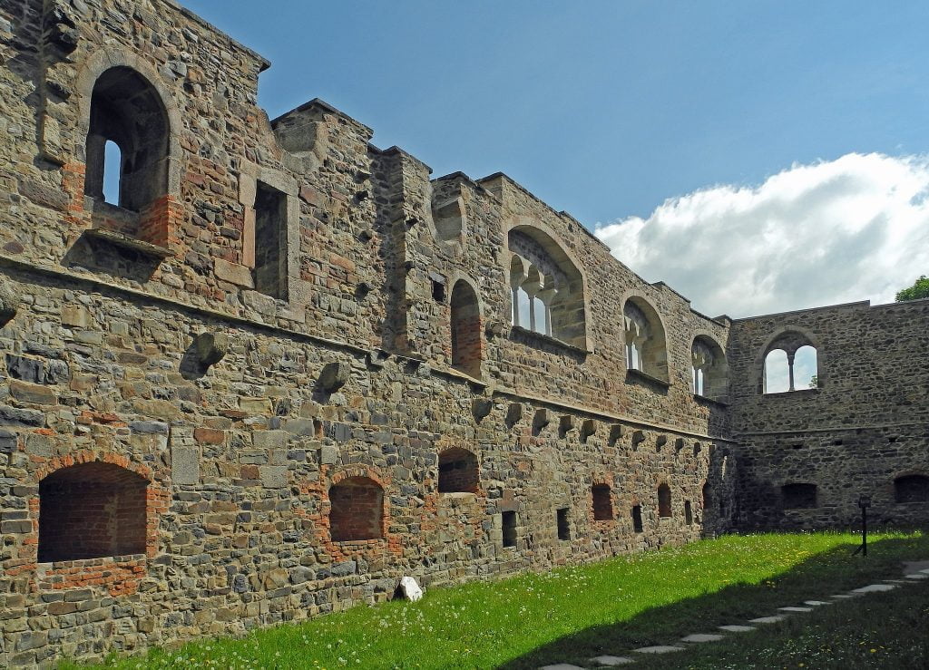 A peek inside the ruins of Eger Castle.