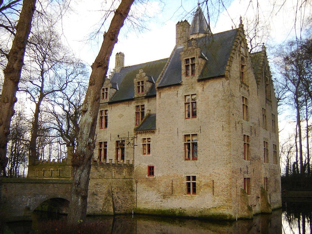 The bridge entrance to Beauvoorde Castle.