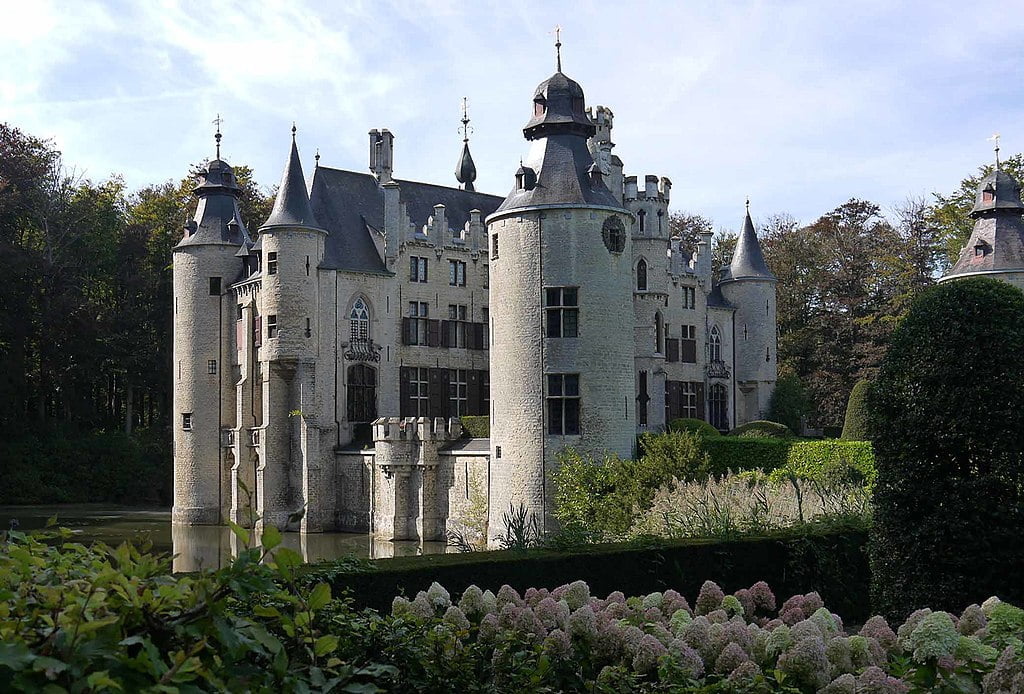 The Borrekens Castle view from afar.