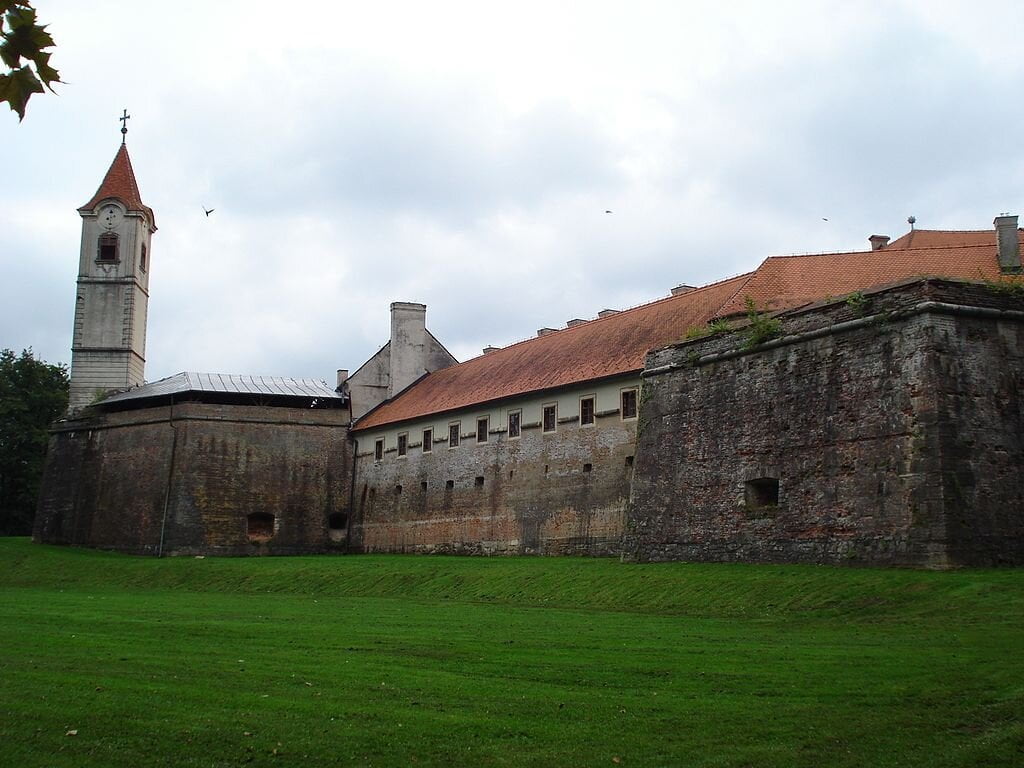 The back view of Cakovec castle.