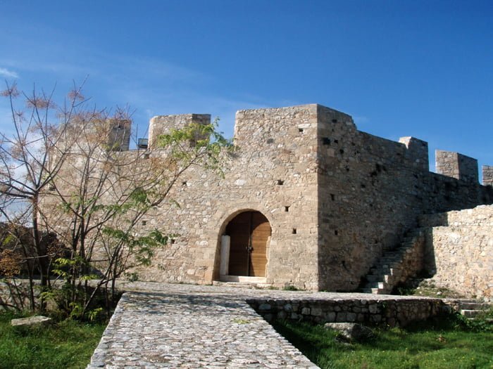 The front entrance to Castle of Chalkis.
