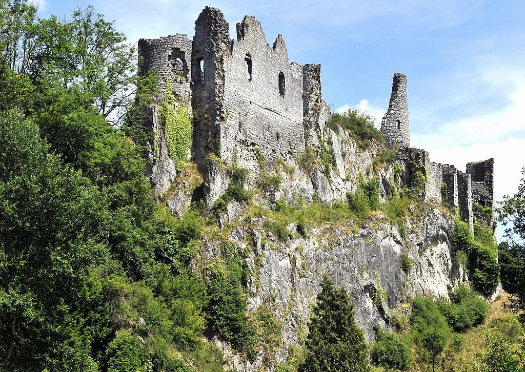 Montaigle Castle's view near the cliff.