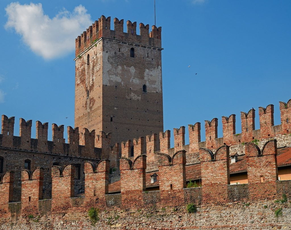 The walls and towers of Castelvecchio.