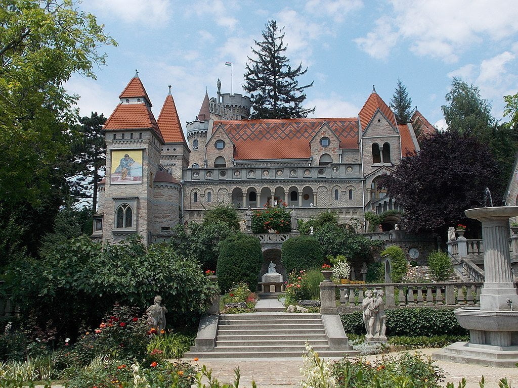 The beautiful entrance to Bory Castle where you can see its beautiful castle garden.