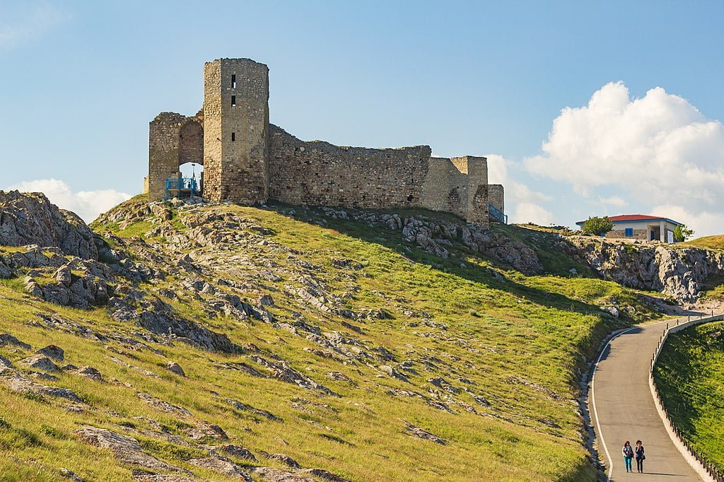 The ruins of Enisala Fortress.