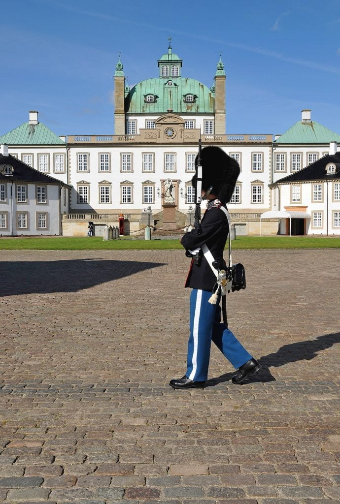 A photo of a guard at Fredensborg Castle.