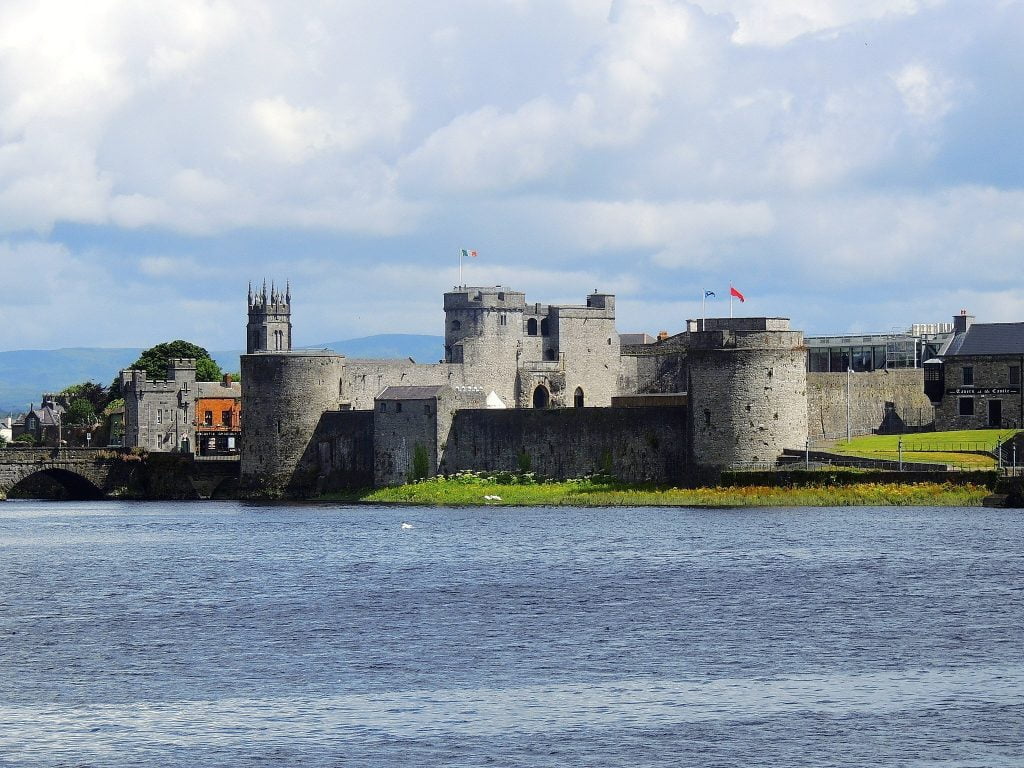 The panoramic view of King John's Castle near the water. 