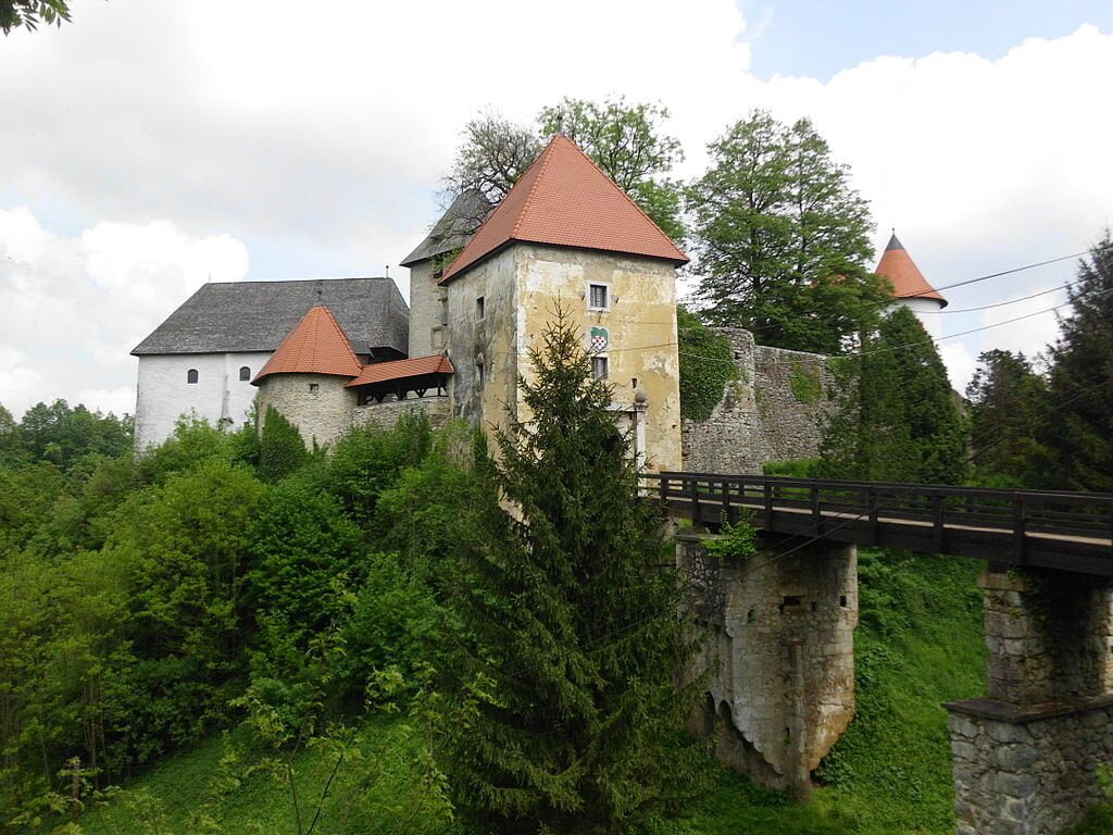 The bridge to Ozalj Castle.