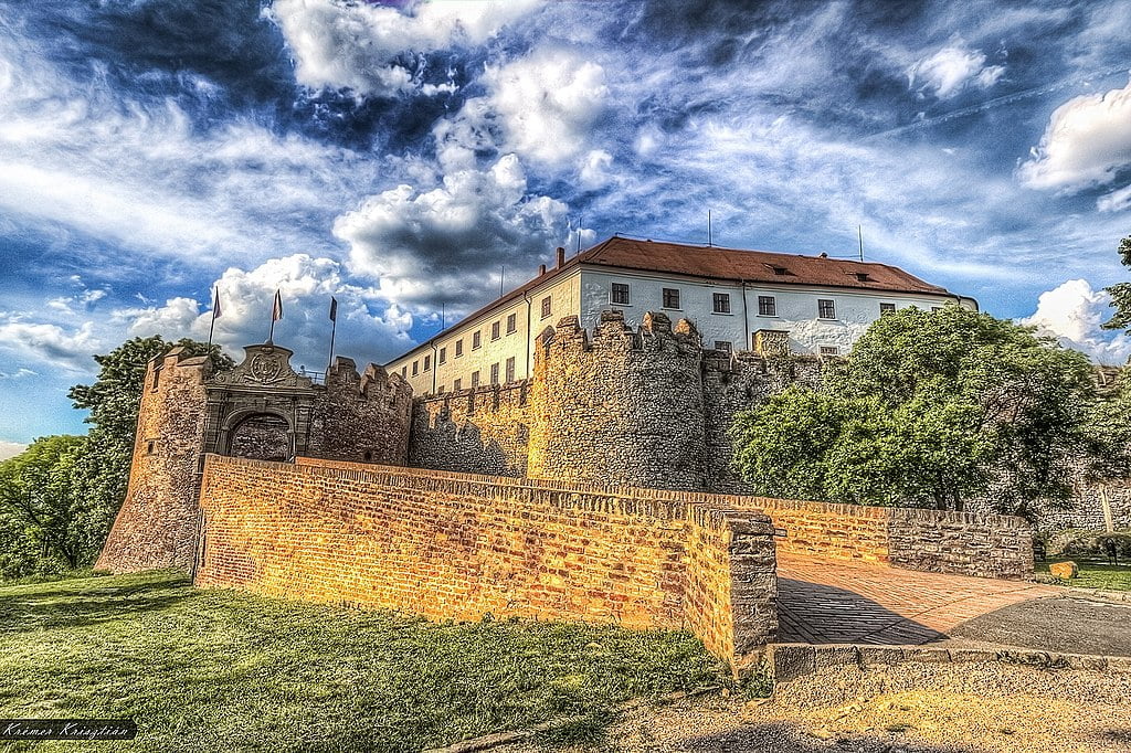 The entrance to Siklos Castle.