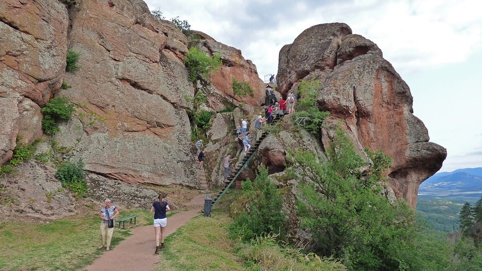 The visiting tourists in Belogradchik Fortress.