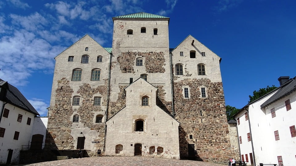 A full view of the entrance to Turku Castle.