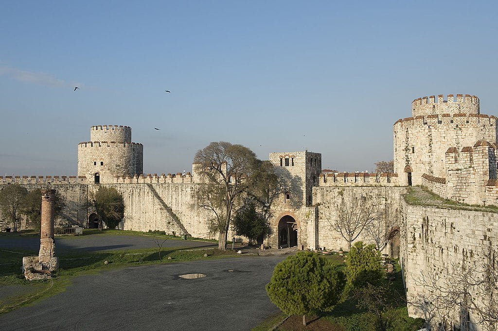 The castle grounds of Yedi Kule.