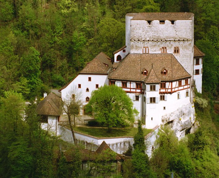 Angenstein Castle's view from afar.