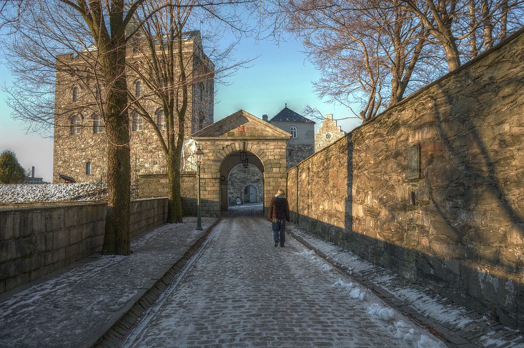 A wintry approach to Bergenhus Fortress.