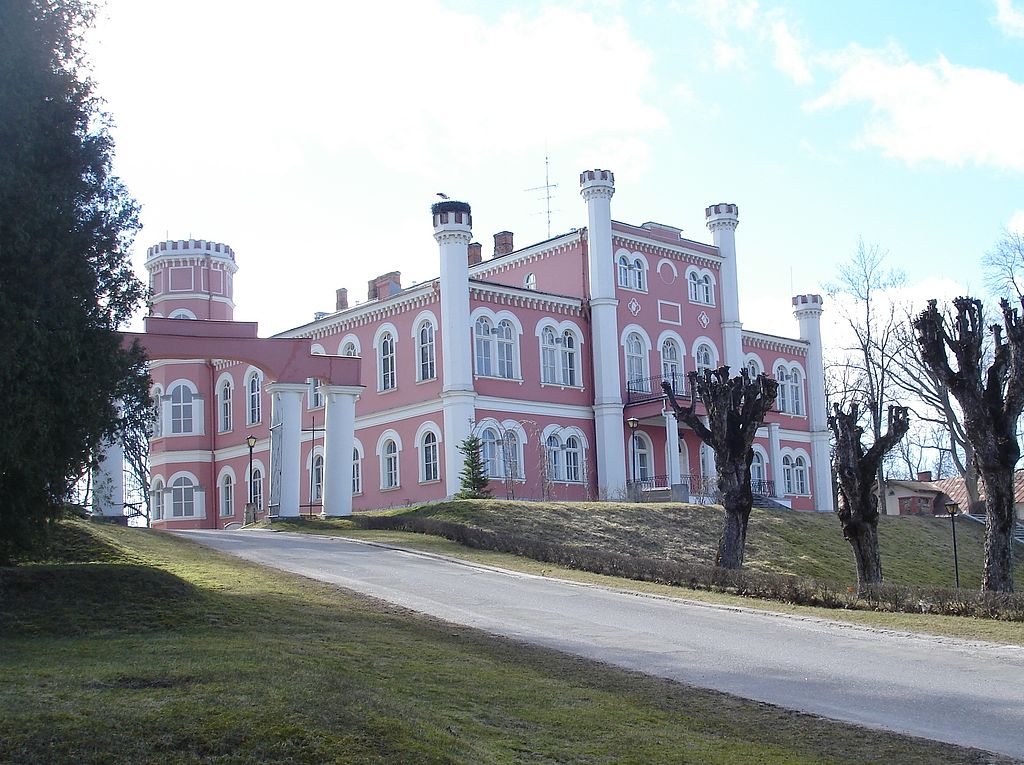 Birini Castle’s grand stature is breathtaking.