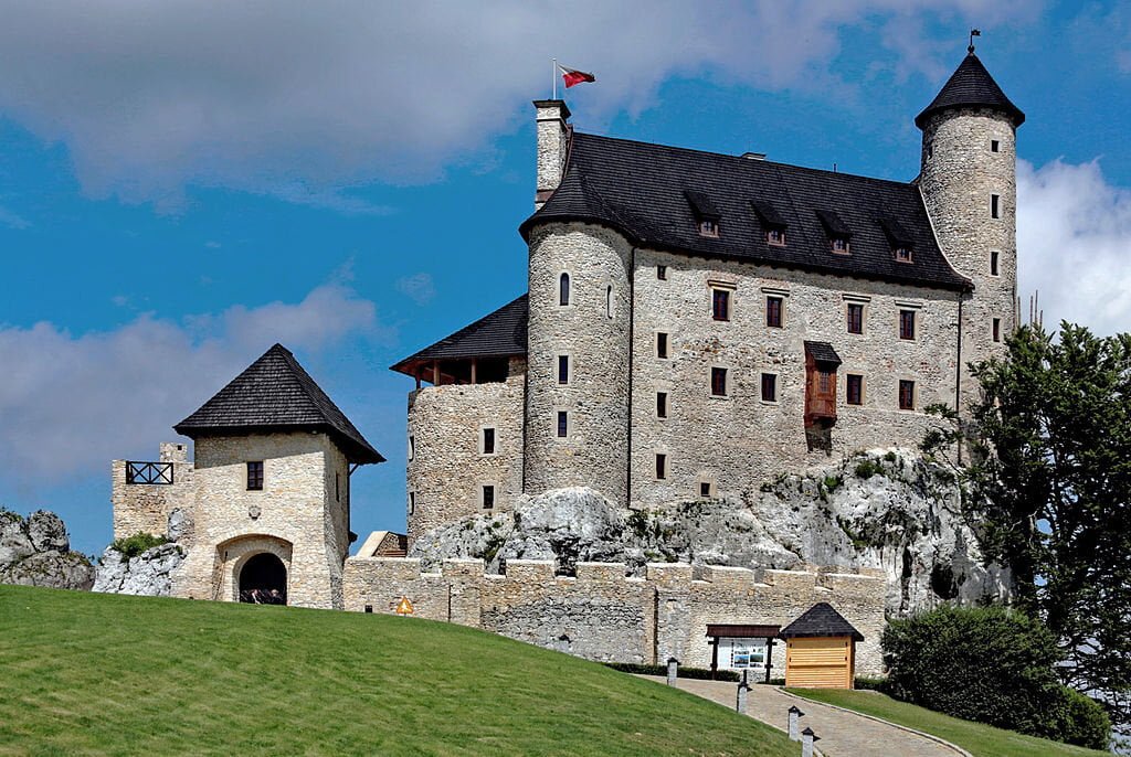 The entrance to the Royal Castle Bobolice.