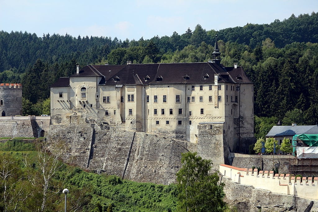 The many walls of Český Šternberk Castle.