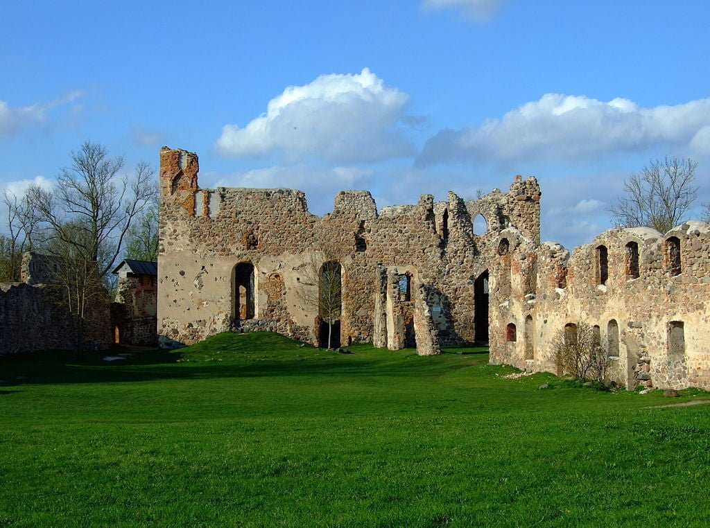 The ruins still standing at Dobele Castle.