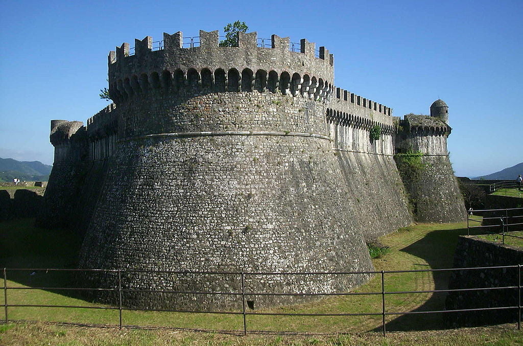 Fortezza di Sarzanello, or Sarzanello’s Fortress.