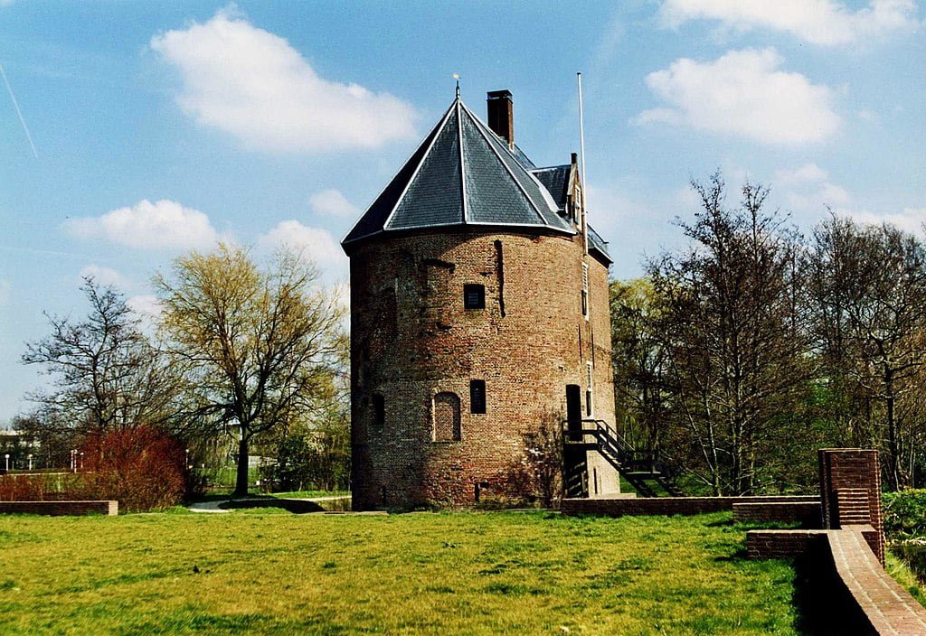 The quaint castle called Huys Dever.