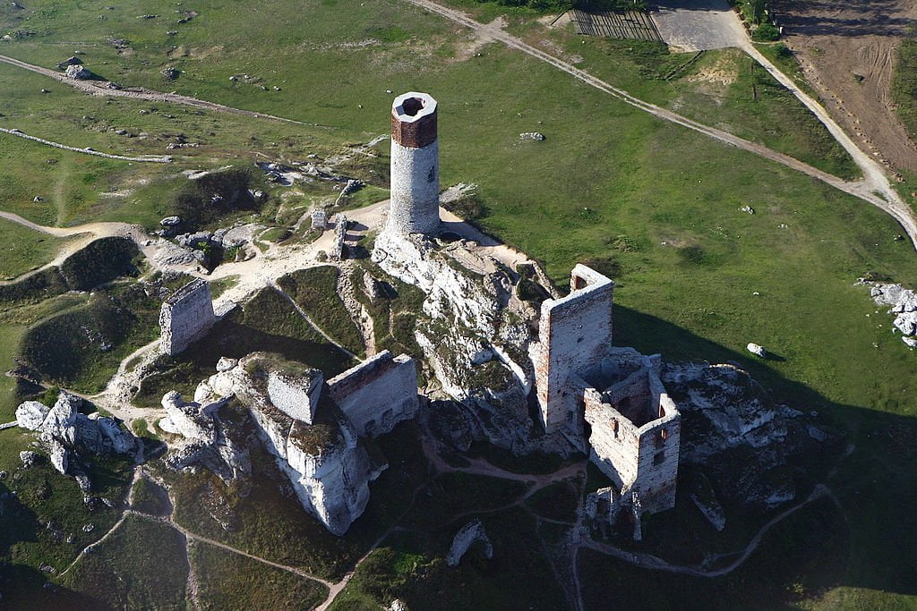 Aerial view of Olsztyn Castle's structure.