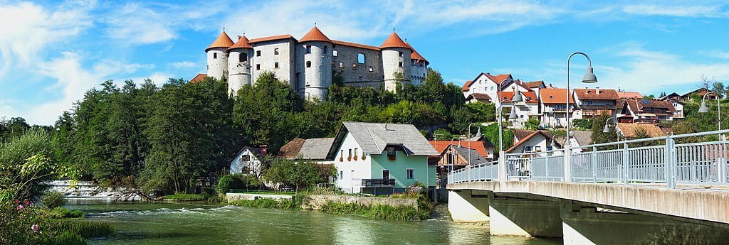 The panoramic view of  Zuzemberk Castle.