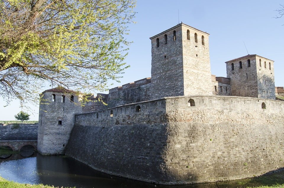 The side view of Baba Vida Castle.