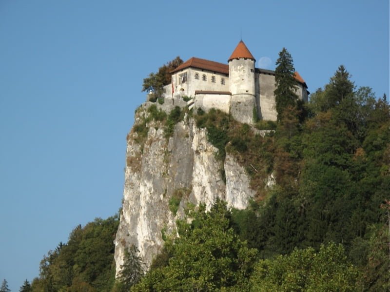 Bled Castle at the edge of the cliff.