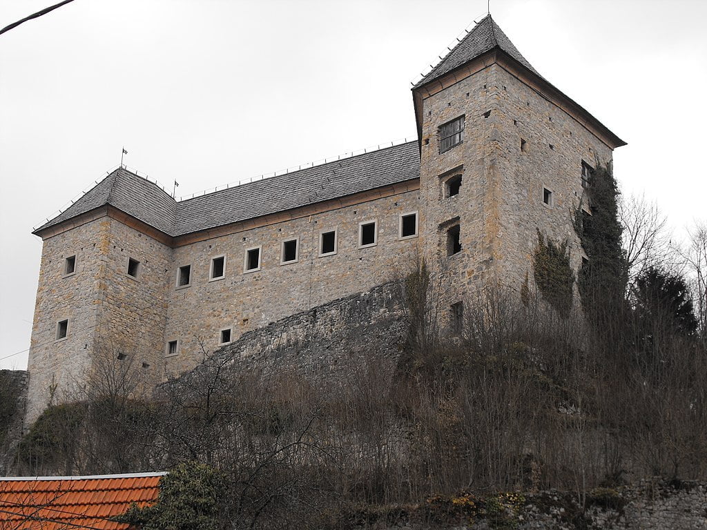 The worm's eye view of Kostel Castle.