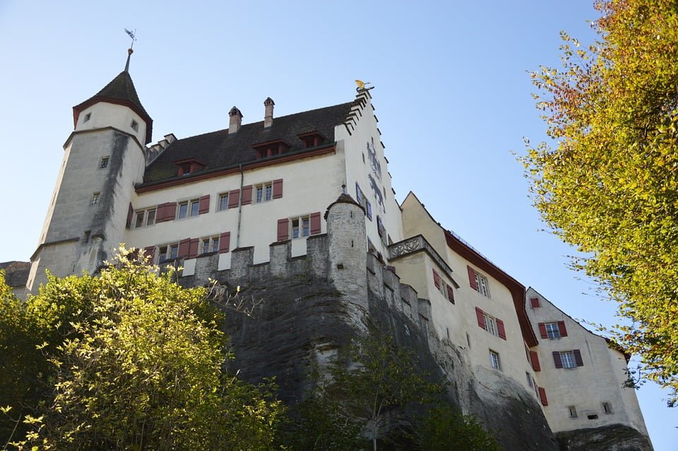 The worm's eye view of Lenzburg Castle.