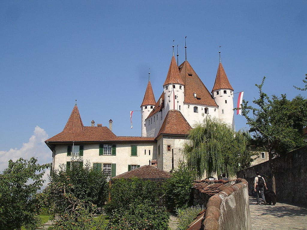 The side view of Thun Castle.