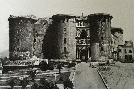 A 1924 image of Castel Nuovo.