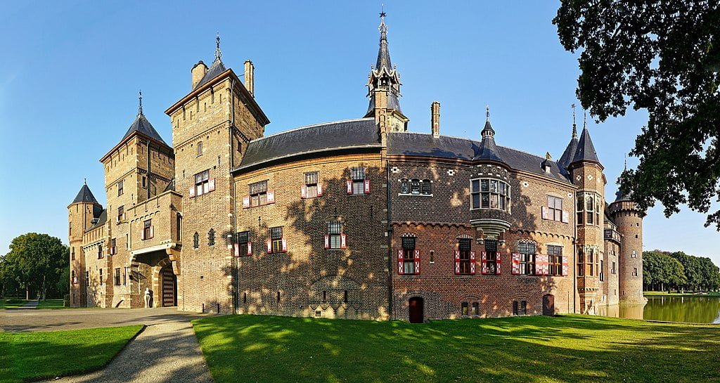 The current form of De Haar Castle.