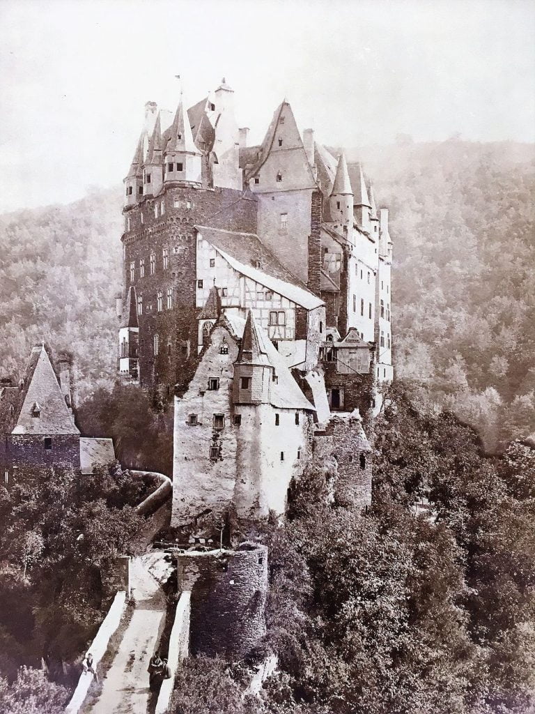 Photographic view of Eltz Castle in the 1860s.